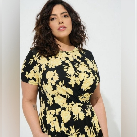 Torrid Yellow and Black Fit and Flare Midi Flower Dress Sz 3X - Picture 6 of 9
